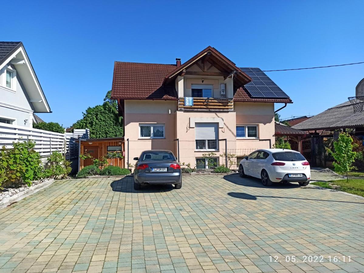 Vagon - Studio - Near Btc, Ljubljana Lägenhet Exteriör bild